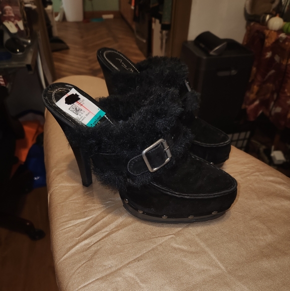 Anne Michelle Revenge Fur Trimmed Clog - Picture 2 of 6